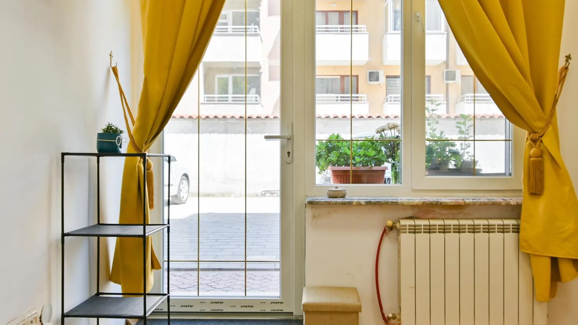 Cozy Apartment In Central סופיה 0*,  בולגריה